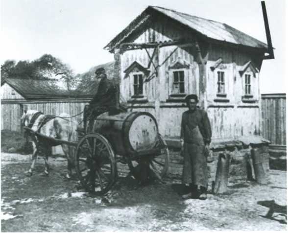 Иллюстрация к книге — Повседневная жизнь русского провинциального города в XIX веке. Пореформенный период [i_037.jpg]