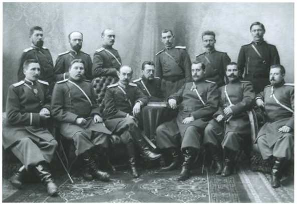 Иллюстрация к книге — Повседневная жизнь русского провинциального города в XIX веке. Пореформенный период [i_038.jpg]