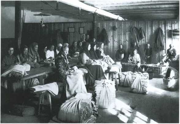 Иллюстрация к книге — Повседневная жизнь русского провинциального города в XIX веке. Пореформенный период [i_042.jpg]