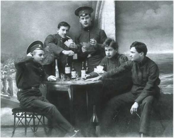 Иллюстрация к книге — Повседневная жизнь русского провинциального города в XIX веке. Пореформенный период [i_047.jpg]