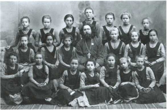 Иллюстрация к книге — Повседневная жизнь русского провинциального города в XIX веке. Пореформенный период [i_049.jpg]