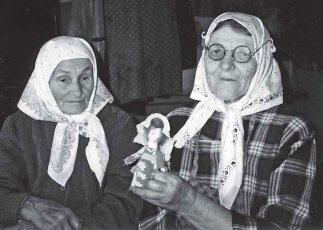 Иллюстрация к книге — Феномен куклы в традиционной и современной культуре. Кросскультурное исследование идеологии антропоморфизма [i_069.jpg]