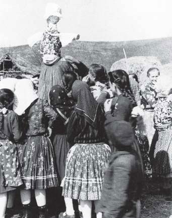 Иллюстрация к книге — Феномен куклы в традиционной и современной культуре. Кросскультурное исследование идеологии антропоморфизма [i_083.jpg]