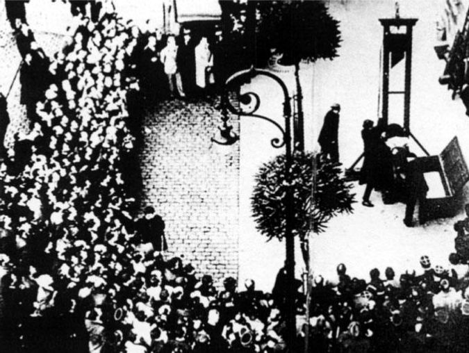 Иллюстрация к книге — Смертная казнь. История и виды высшей меры наказания от начала времен до наших дней [i_223.jpg]