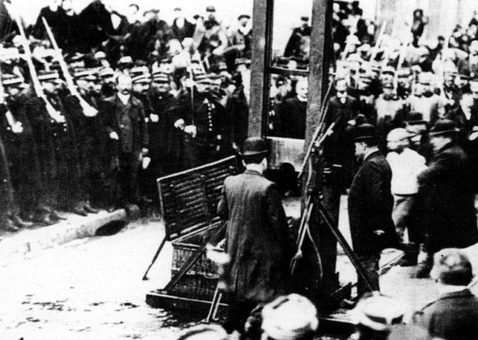 Иллюстрация к книге — Смертная казнь. История и виды высшей меры наказания от начала времен до наших дней [i_231.jpg]