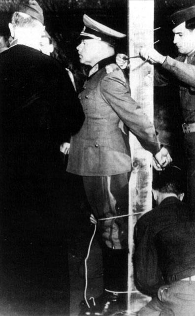 Иллюстрация к книге — Смертная казнь. История и виды высшей меры наказания от начала времен до наших дней [i_253.jpg]