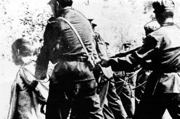 Иллюстрация к книге — Смертная казнь. История и виды высшей меры наказания от начала времен до наших дней [i_255.jpg]