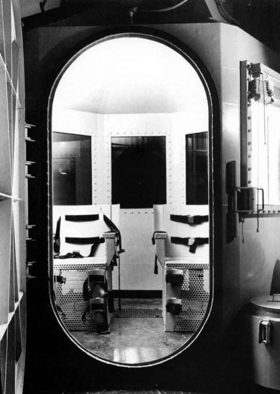 Иллюстрация к книге — Смертная казнь. История и виды высшей меры наказания от начала времен до наших дней [i_265.jpg]