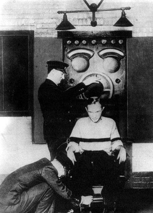 Иллюстрация к книге — Смертная казнь. История и виды высшей меры наказания от начала времен до наших дней [i_280.jpg]