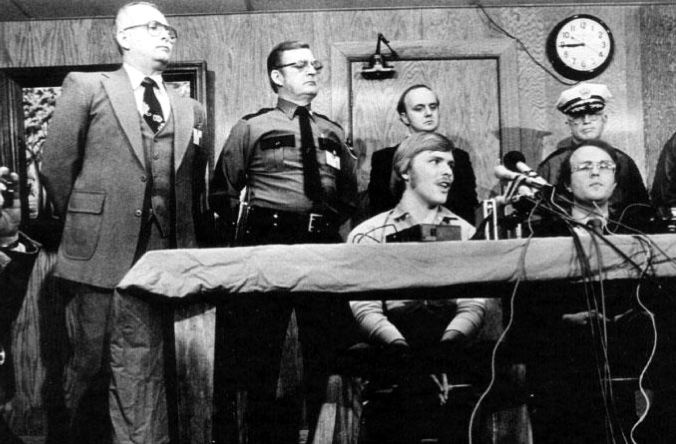 Иллюстрация к книге — Смертная казнь. История и виды высшей меры наказания от начала времен до наших дней [i_282.jpg]