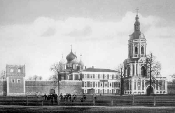 Иллюстрация к книге — Сторожи Москвы [i_033.jpg]