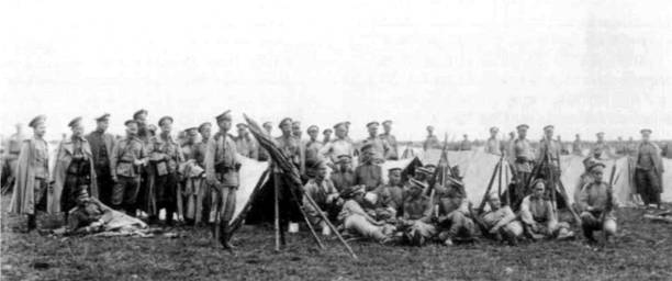 Иллюстрация к книге — Знамена и штандарты Российской императорской армии конца XIX - начала XX в. [any2fbimgloader3.jpg]