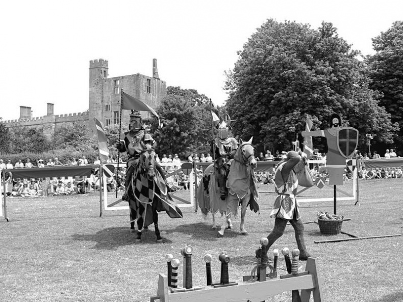 Иллюстрация к книге — 5 O'clock и другие традиции Англии [i_019.jpg]