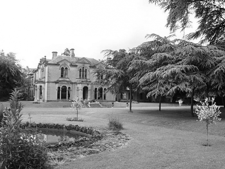 Иллюстрация к книге — 5 O'clock и другие традиции Англии [i_037.jpg]