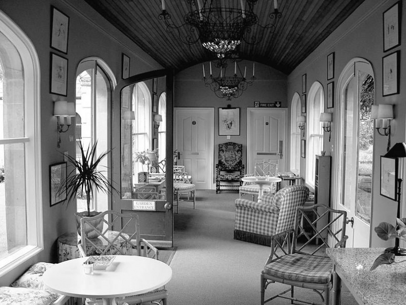 Иллюстрация к книге — 5 O'clock и другие традиции Англии [i_047.jpg]