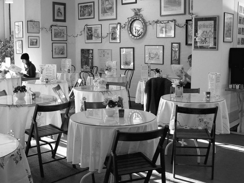 Иллюстрация к книге — 5 O'clock и другие традиции Англии [i_068.jpg]