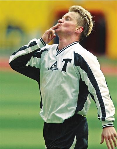 Иллюстрация к книге — Мой французский дубль. Жизнь до и после триумфа [i_025.jpg]