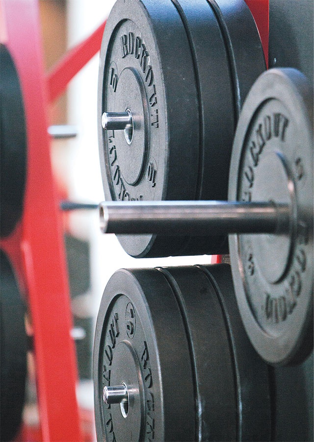 Иллюстрация к книге — Хватит ЖРАТЬ! и лениться. 50 интенсивных тренировок от тренера программы "Свадебный размер" [i_003.jpg]