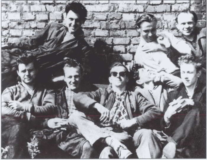 Иллюстрация к книге — Убийство президента Кеннеди. Ли Харви Освальд - убийца или жертва заговора? [i_008.jpg]