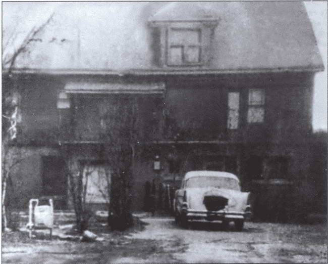 Иллюстрация к книге — Убийство президента Кеннеди. Ли Харви Освальд - убийца или жертва заговора? [i_011.jpg]