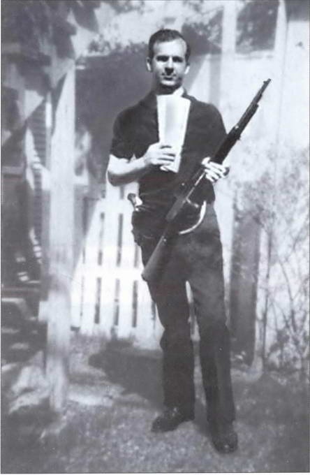 Иллюстрация к книге — Убийство президента Кеннеди. Ли Харви Освальд - убийца или жертва заговора? [i_012.jpg]