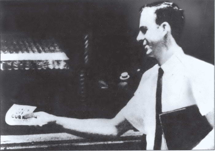 Иллюстрация к книге — Убийство президента Кеннеди. Ли Харви Освальд - убийца или жертва заговора? [i_014.jpg]