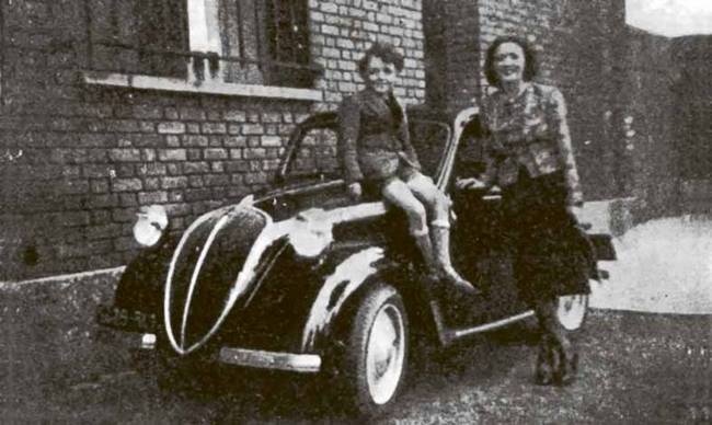 Иллюстрация к книге — Тайны парижских манекенщиц [i_005.jpg]