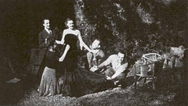 Иллюстрация к книге — Тайны парижских манекенщиц [i_028.jpg]