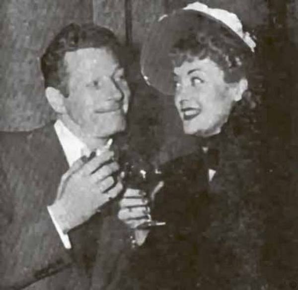 Иллюстрация к книге — Тайны парижских манекенщиц [i_050.jpg]