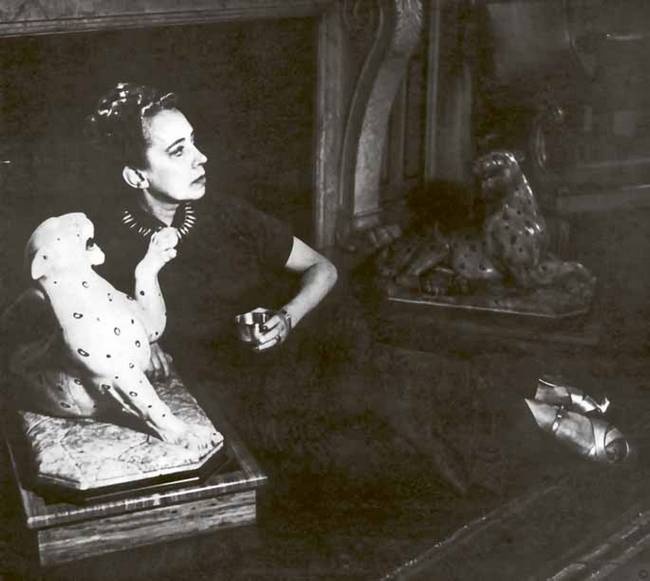 Иллюстрация к книге — Тайны парижских манекенщиц [i_070.jpg]