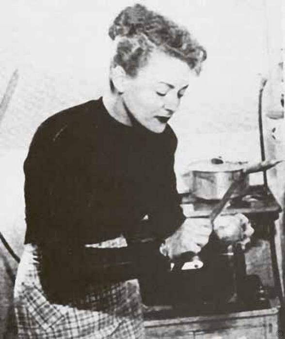 Иллюстрация к книге — Тайны парижских манекенщиц [i_082.jpg]