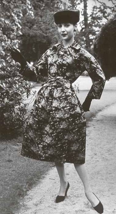 Иллюстрация к книге — Тайны парижских манекенщиц [i_086.jpg]