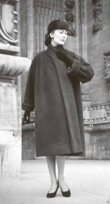 Иллюстрация к книге — Тайны парижских манекенщиц [i_100.jpg]