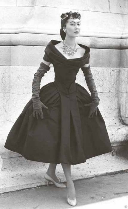 Иллюстрация к книге — Тайны парижских манекенщиц [i_124.jpg]