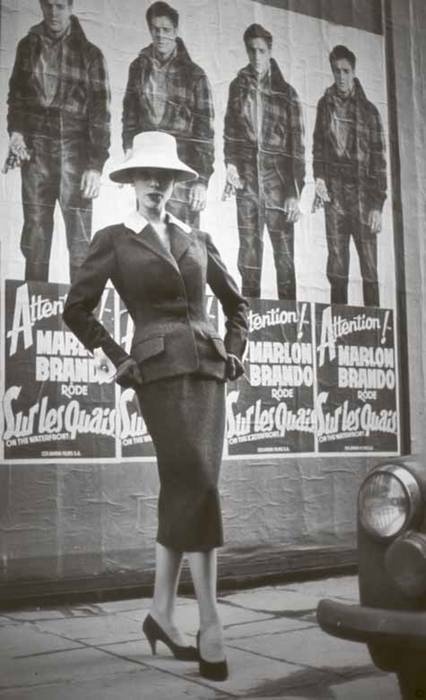 Иллюстрация к книге — Тайны парижских манекенщиц [i_128.jpg]