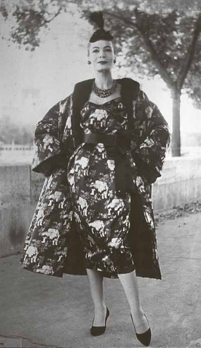 Иллюстрация к книге — Тайны парижских манекенщиц [i_141.jpg]