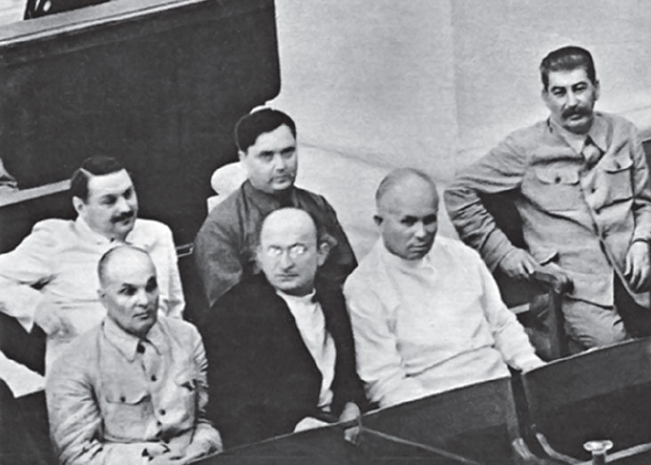 Иллюстрация к книге — Кровавый век [_201.jpg]