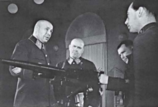 Иллюстрация к книге — Кровавый век [_275.jpg]