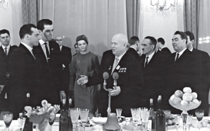 Иллюстрация к книге — Кровавый век [_409.jpg]