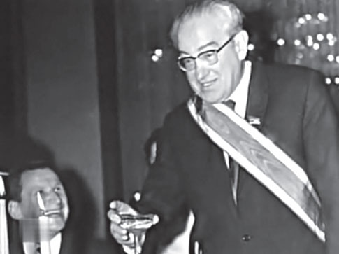 Иллюстрация к книге — Кровавый век [_436.jpg]