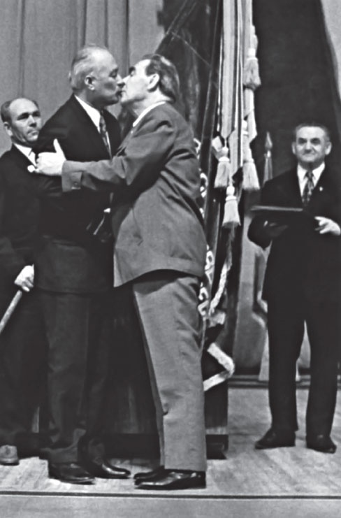 Иллюстрация к книге — Кровавый век [_448.jpg]