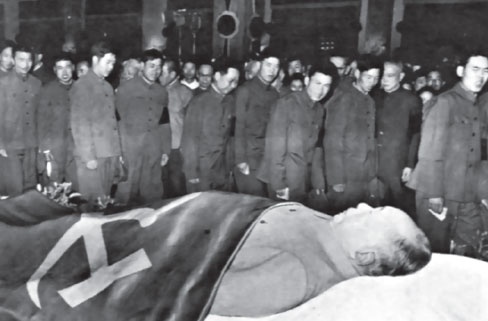 Иллюстрация к книге — Кровавый век [_454.jpg]