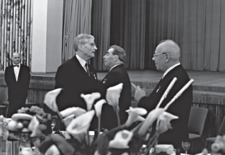 Иллюстрация к книге — Кровавый век [_509.jpg]