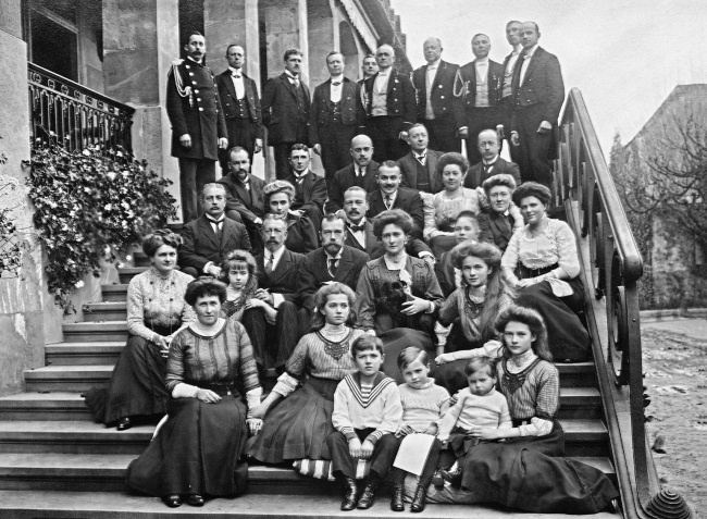 Иллюстрация к книге — Рок семьи Романовых. "Мы не хотим и не можем бежать..." [i_021.jpg]