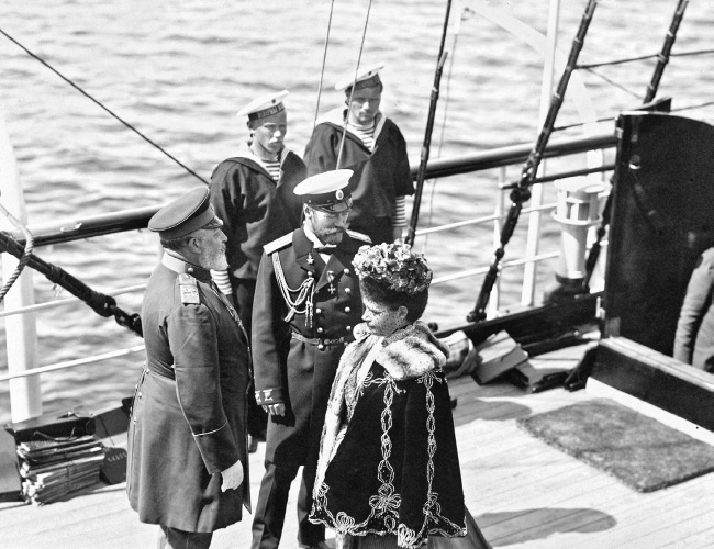 Иллюстрация к книге — Рок семьи Романовых. "Мы не хотим и не можем бежать..." [i_024.jpg]