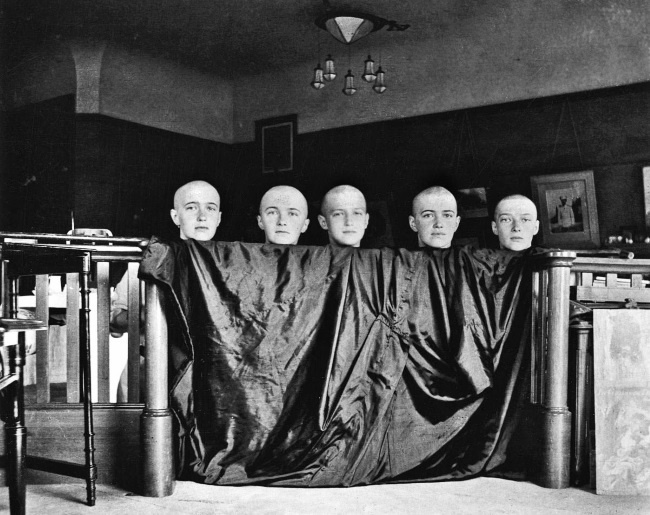 Иллюстрация к книге — Рок семьи Романовых. "Мы не хотим и не можем бежать..." [i_039.jpg]