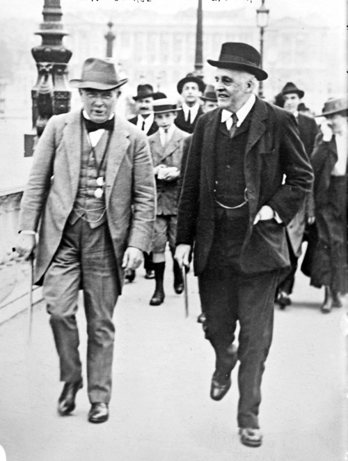 Иллюстрация к книге — Рок семьи Романовых. "Мы не хотим и не можем бежать..." [i_048.jpg]