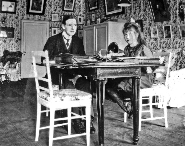 Иллюстрация к книге — Рок семьи Романовых. "Мы не хотим и не можем бежать..." [i_065.jpg]