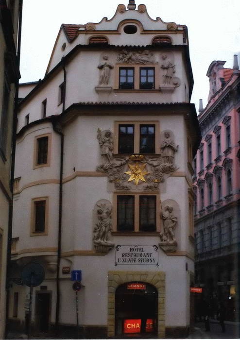 Иллюстрация к книге — Прага. Короли, алхимики, привидения и... пиво! [i_005.jpg]