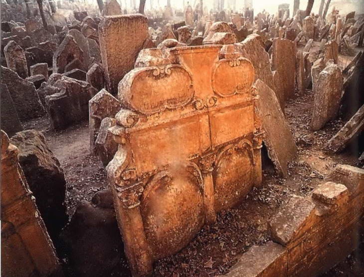 Иллюстрация к книге — Прага. Короли, алхимики, привидения и... пиво! [i_008.jpg]